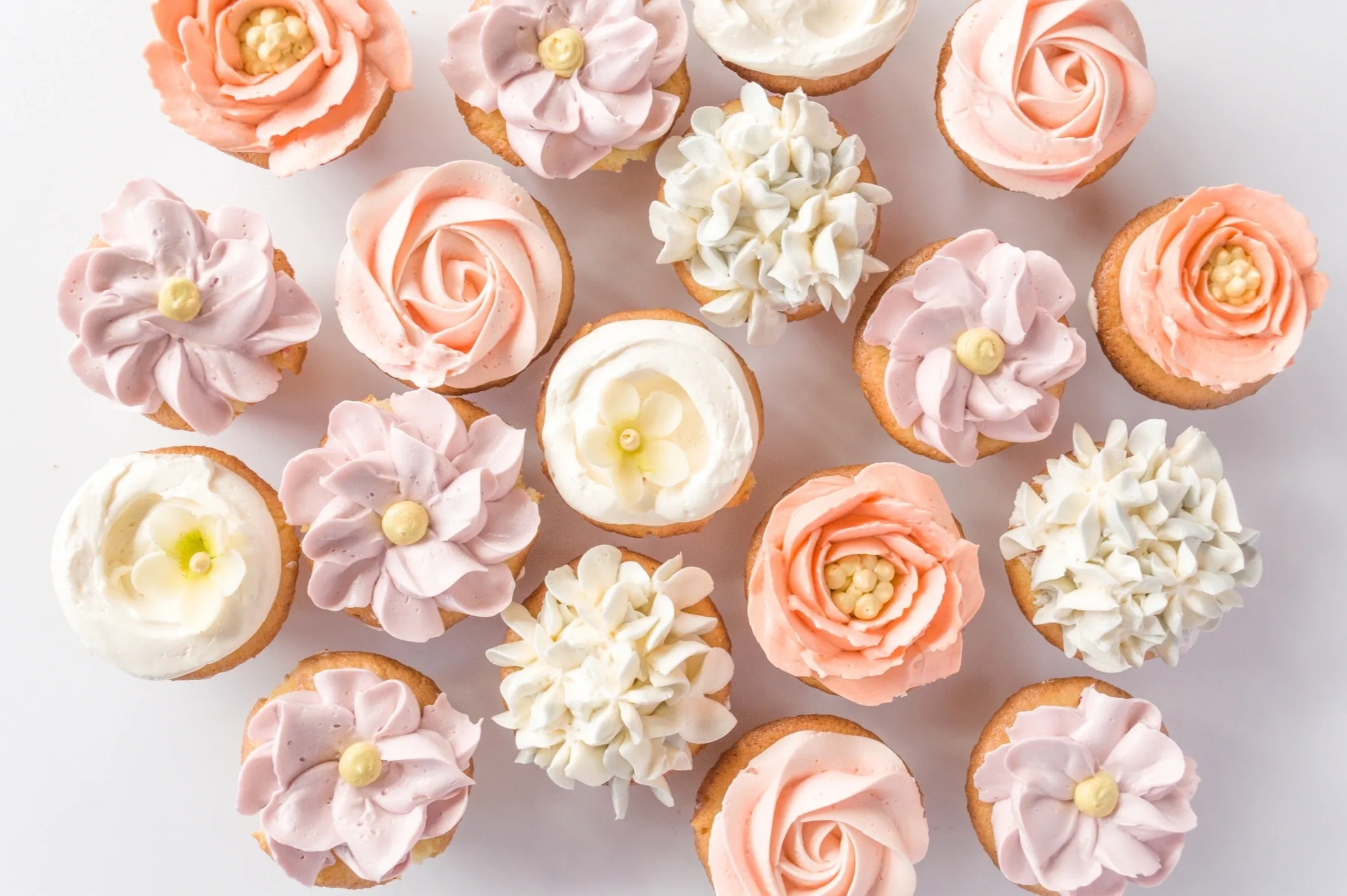 Cupcakes cake by Sabio Sweets
